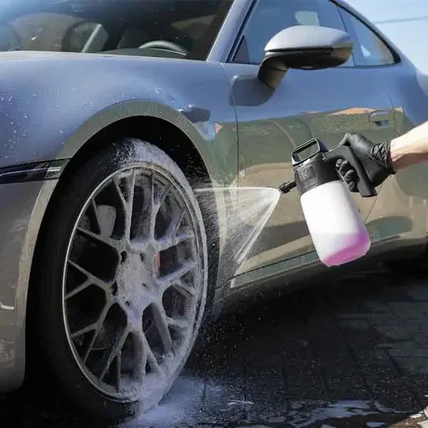 iK Foam Pro 2 detail – verstelbare spuitkop voor optimale schuimvorming
