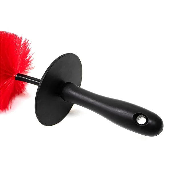 CARDETAIL Wheel Brush in gebruik – reinigt velgen tot in de hoekjes