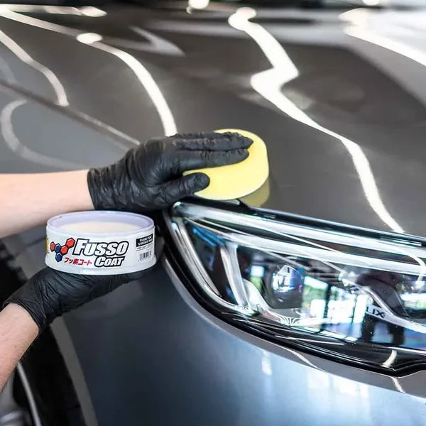 Soft99 Fusso Coat Light resultaat – diepe glans en waterafstoting op zilveren lak
