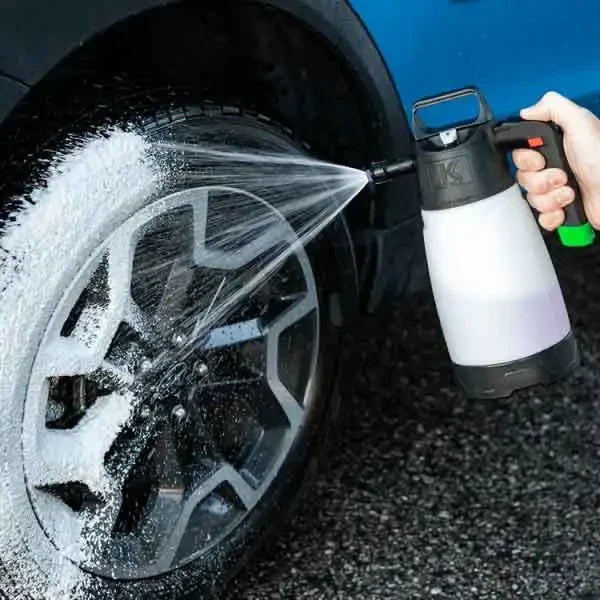 iK Foam Pro 2 in gebruik – dik schuim zonder hogedrukreiniger
