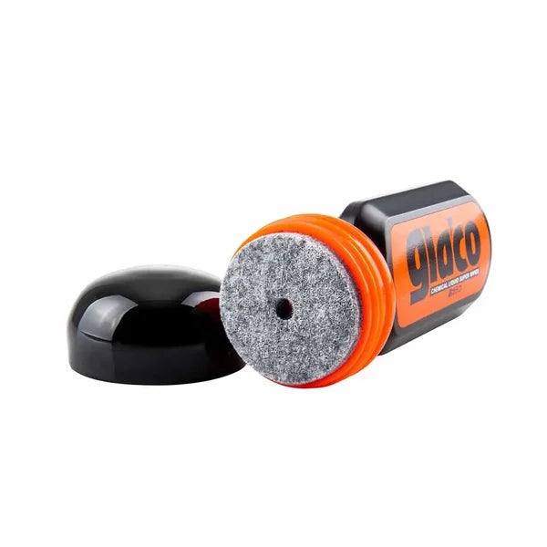 Soft99 Ultra Glaco resultaat – water parelt af op behandelde autoruit
