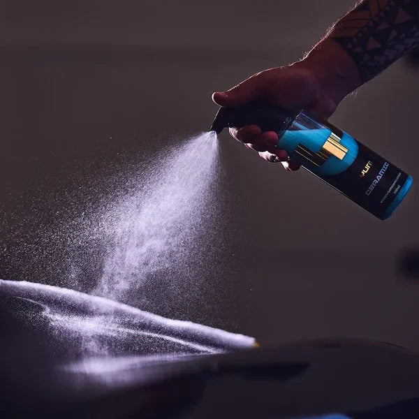 YumCars Ceramic resultaat – waterparels op behandelde autolak
