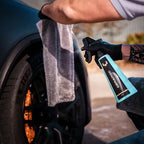 YumCars Ceramic applicatie – spuiten op autolak en inwrijven voor keramische beschermlaag
