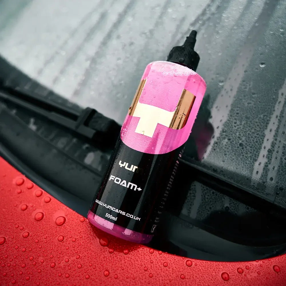 YumCars Foam+ Plus in gebruik – dik keramisch schuim op auto

