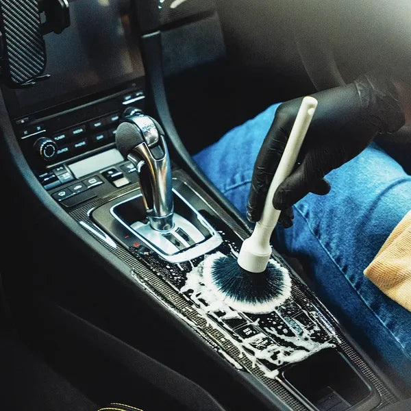 YumCars Interieur 4-in-1 applicatie op kunststof en leer