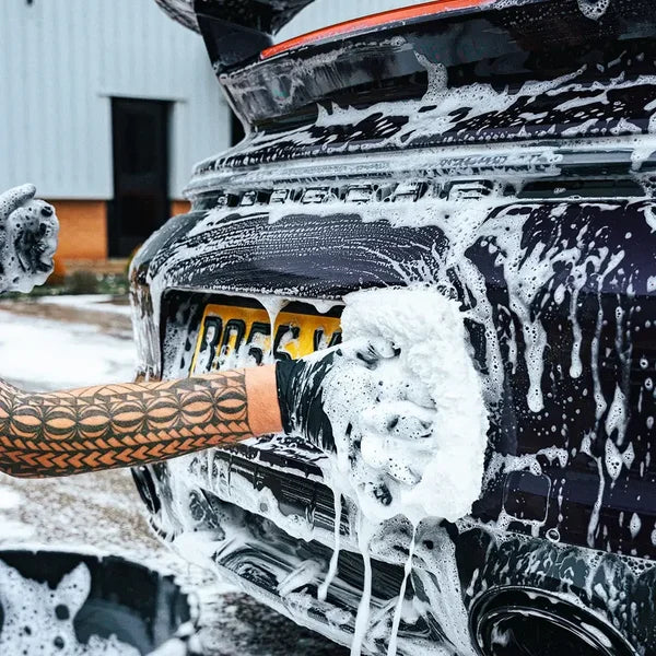 YumCars Wash autoshampoo resultaat – glanzende lak na het wassen
